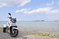 レンタカーよりも楽しいブルースカイリゾートのレンタルトライクで沖縄観光を！